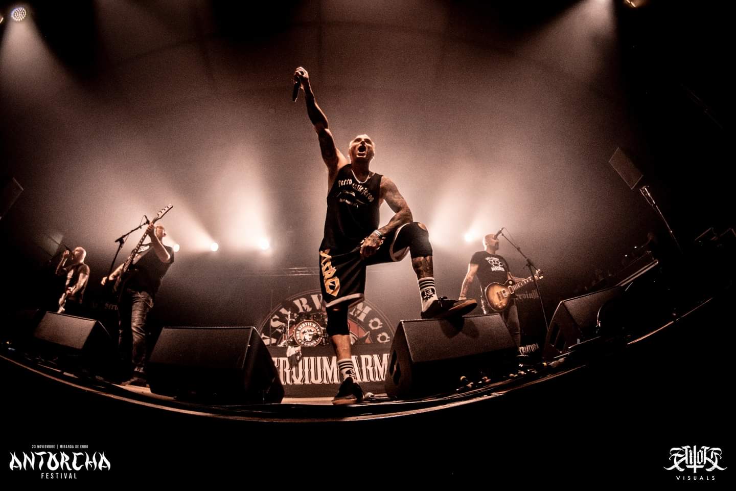 CAMISETA CLÁSICA TIRANTES