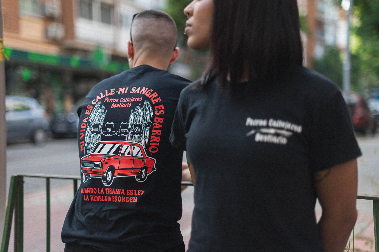 Camiseta Bestiario X Perros Callejeros