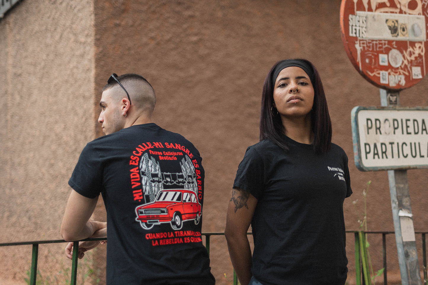 Camiseta Bestiario X Perros Callejeros