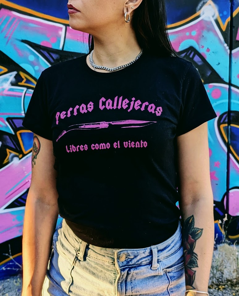 Camiseta letras rosas