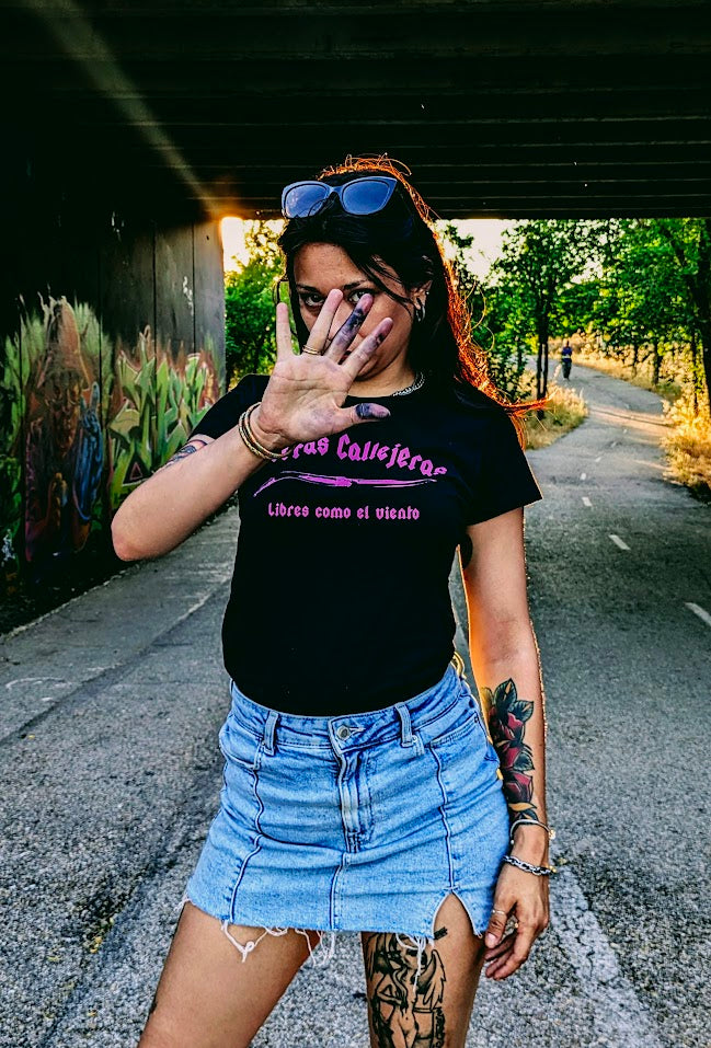 Camiseta letras rosas