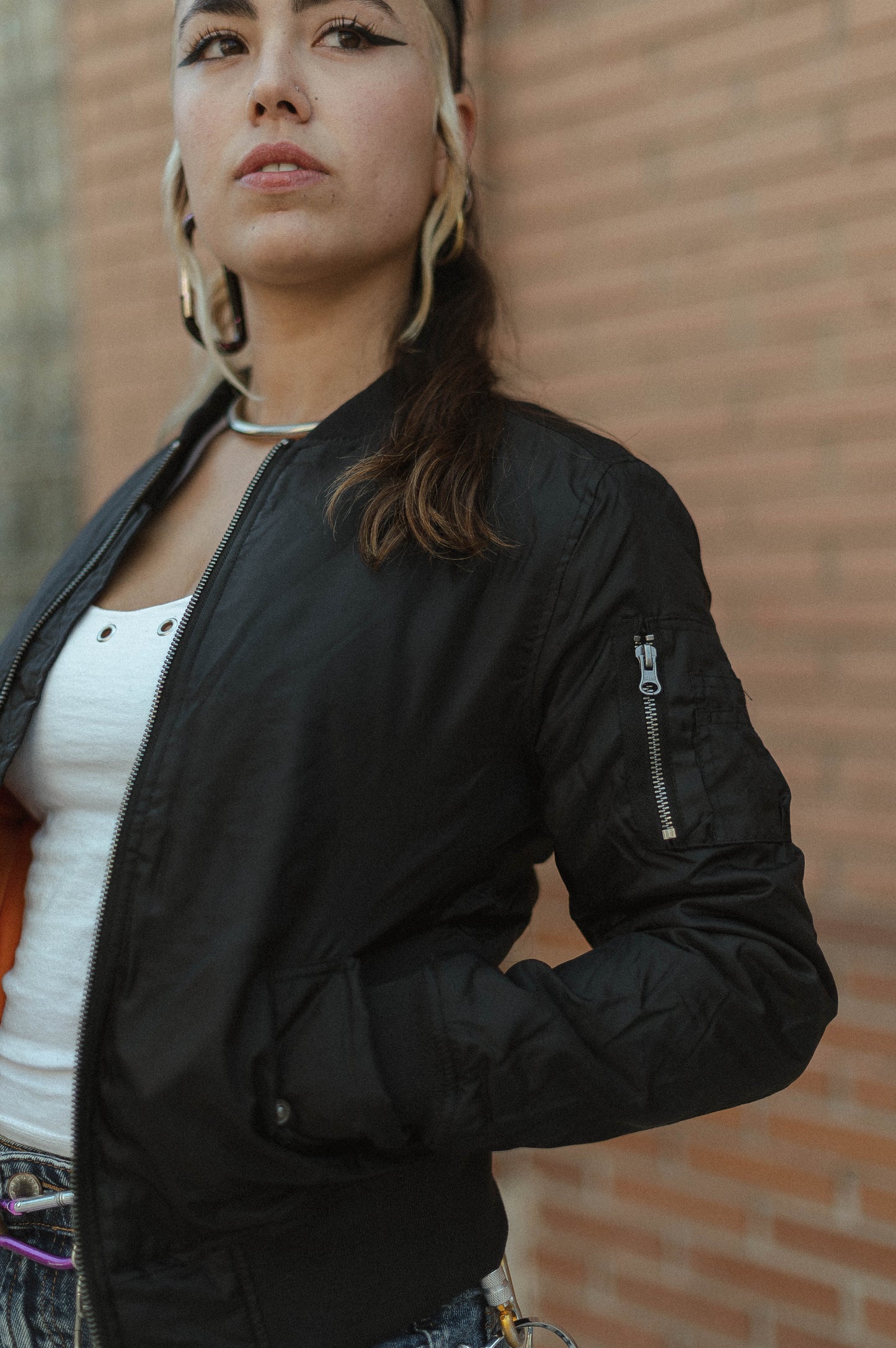 BOMBER DE INVIERNO BORDADA DE PERRAS CALLEJERAS