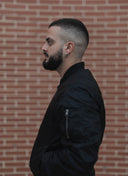 BOMBER NEGRA BORDADO DE PERROS CALLEJEROS