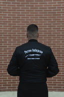 BOMBER NEGRA BORDADO DE PERROS CALLEJEROS