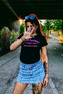 Camiseta letras rosas